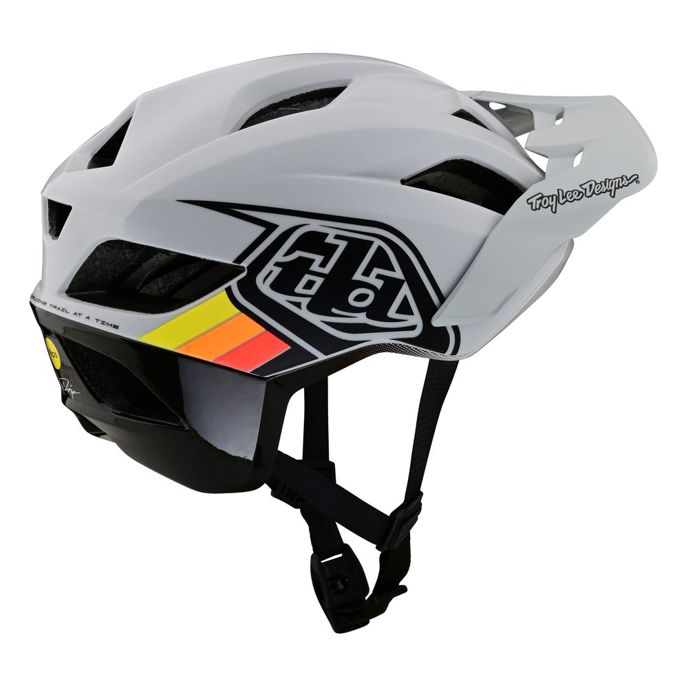 Flowline SE Badge MTB helmet with 14 ventilation holes