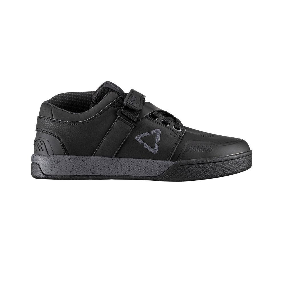 Chaussures à crampons 4.0