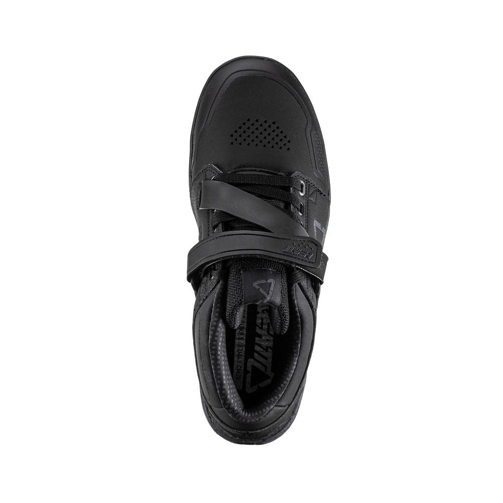 Chaussures à crampons 4.0