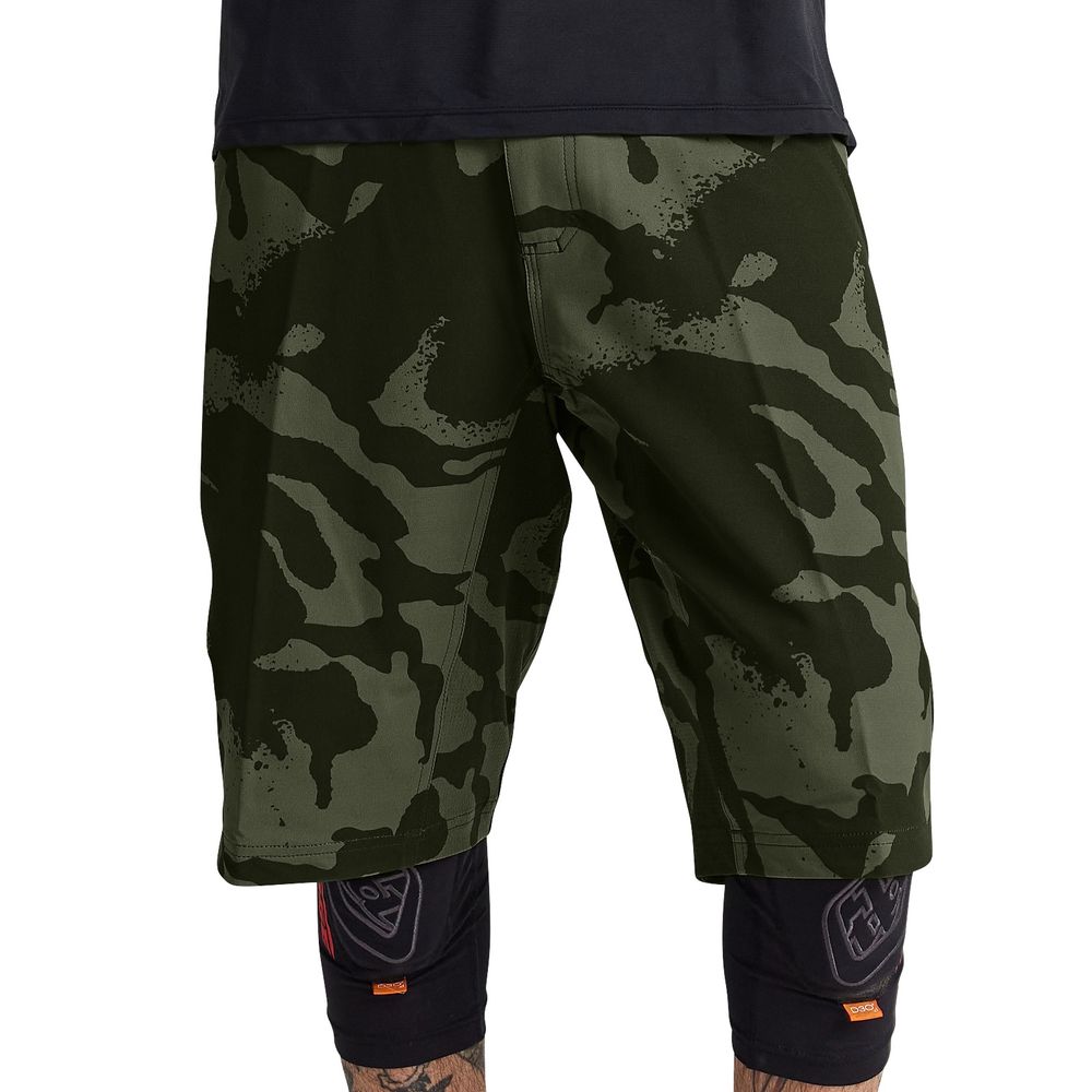 TLD_B24D1_SKYLINE_SHORT_SHADO