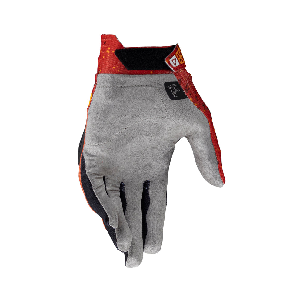 4.5 Lite motocross gloves with ultra-thin Nano-Grip palm Leatt